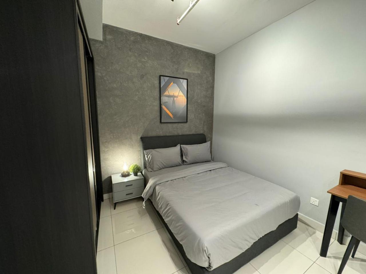 Apartment Edumetro At